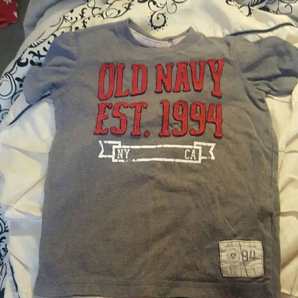 Old Navy Cargo Shorts & T-Shirt